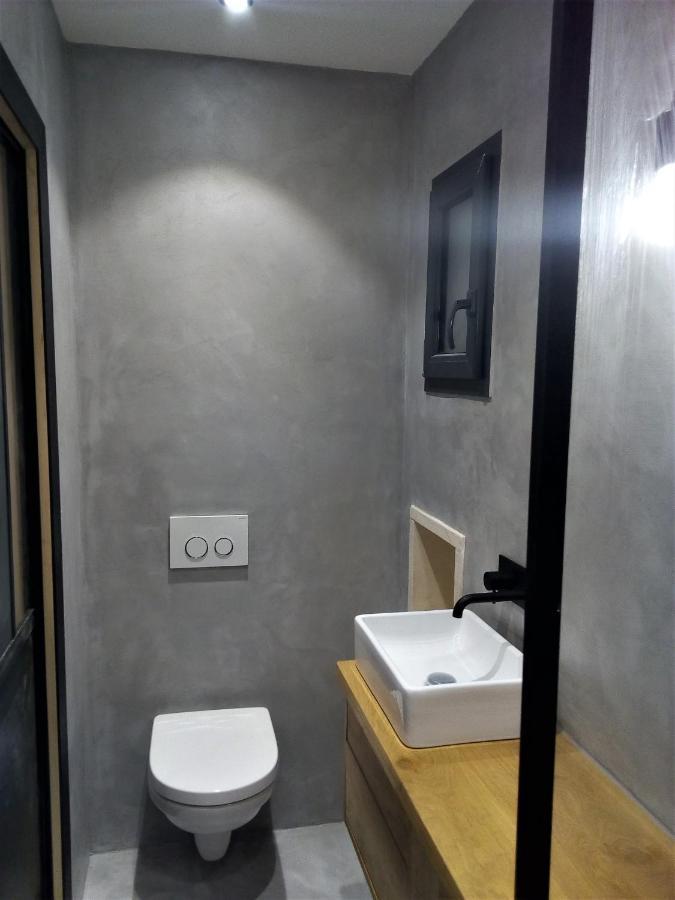 Le Petit Studio - 15 M2 - Centre Ville - Sorgue A 50 M L'Isle-sur-la-Sorgue Exterior photo
