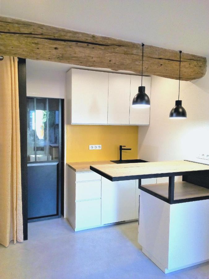 Le Petit Studio - 15 M2 - Centre Ville - Sorgue A 50 M L'Isle-sur-la-Sorgue Exterior photo